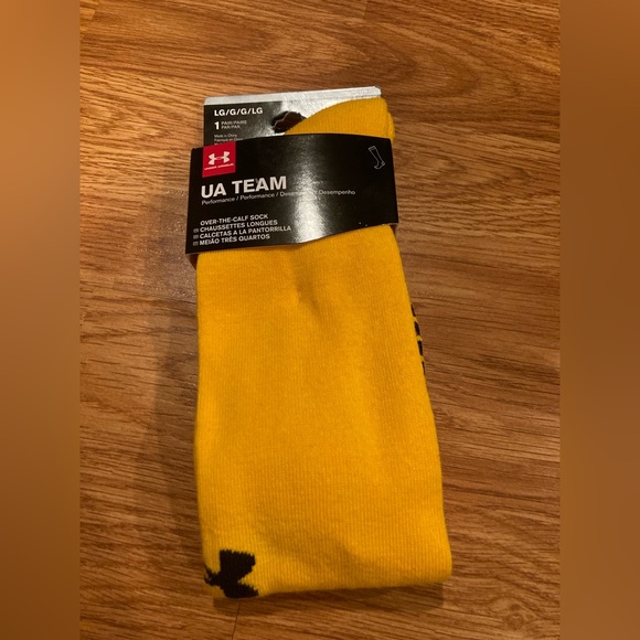 Men’s New Under Armour over the calf Socks - Picture 1 of 3
